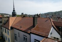 Mitten in der Stadt: Denkmalgeschütztes Haus mit hochmodernem Dach, Solarziegel Stylist-PV mit Autarq