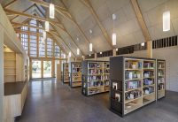 Bücherei mit Biberschwanzziegel dunkelbraun