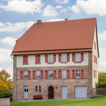 Dachsanierung der historischen Burg in Cadolzburg mit dem Biberschwanzziegel Rautenspitz