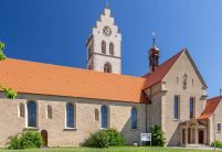 Kirche St. Laurentius mit Biberschwanzziegeln in naturrot
