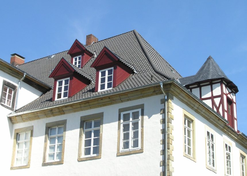 Hohlfalzziegel Z5 »variwell« auf dem Dach von Schloss Bruche